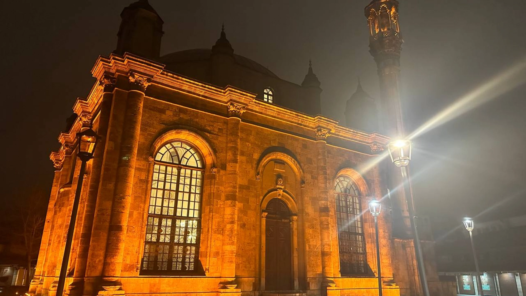 Konya'nın Tarihi Mekanları: Aziziye Camii