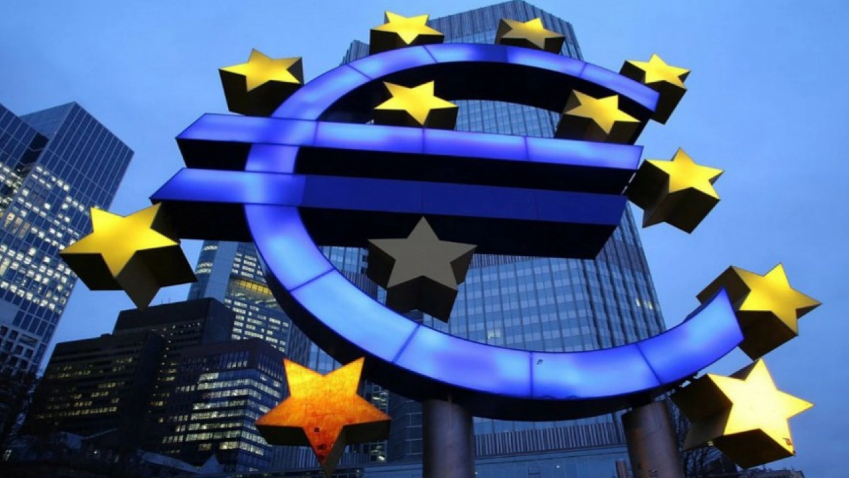 AB Komisyonu, Euro Bölgesi'nin büyüme tahminini düşürdü