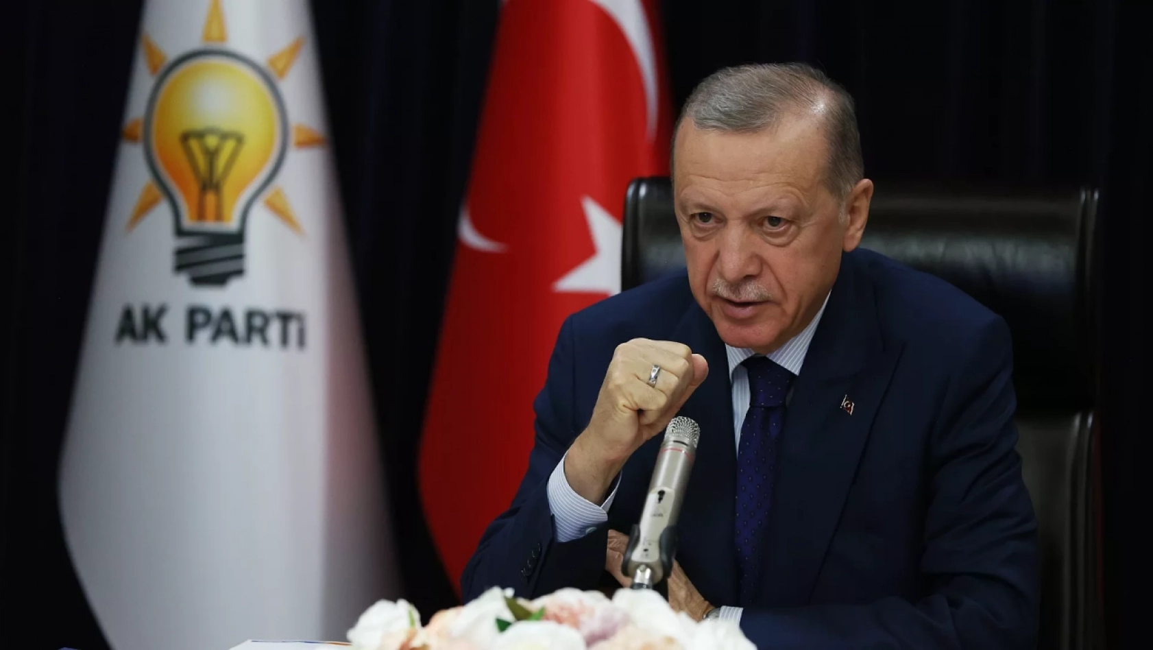 Erdoğan, AK Parti'nin belediye başkan adaylarını açıkladı: Konya'nın adayı 15 Ocak'ta belli olacak