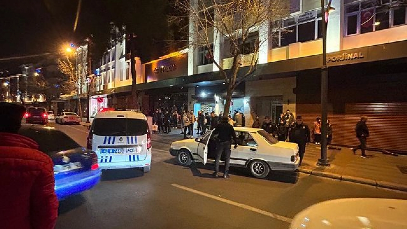 Konya'da kovalanan araç kaza sonrası yakalandı