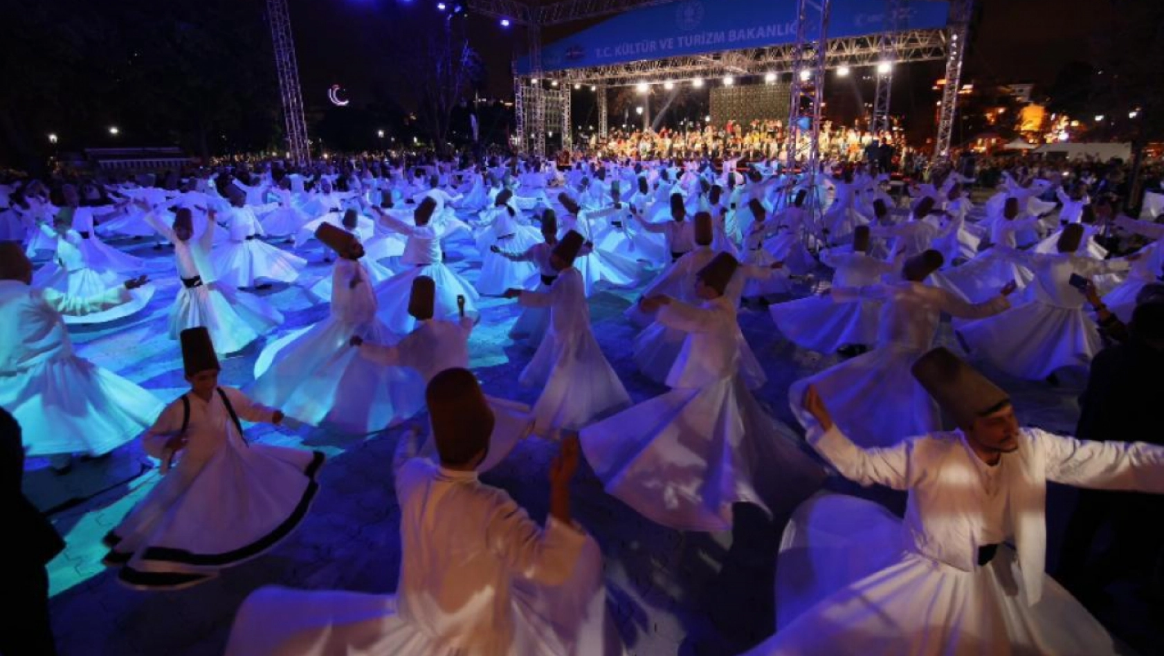 Sultanahmet Meydanı'nda 750 semazenle dev etkinlik