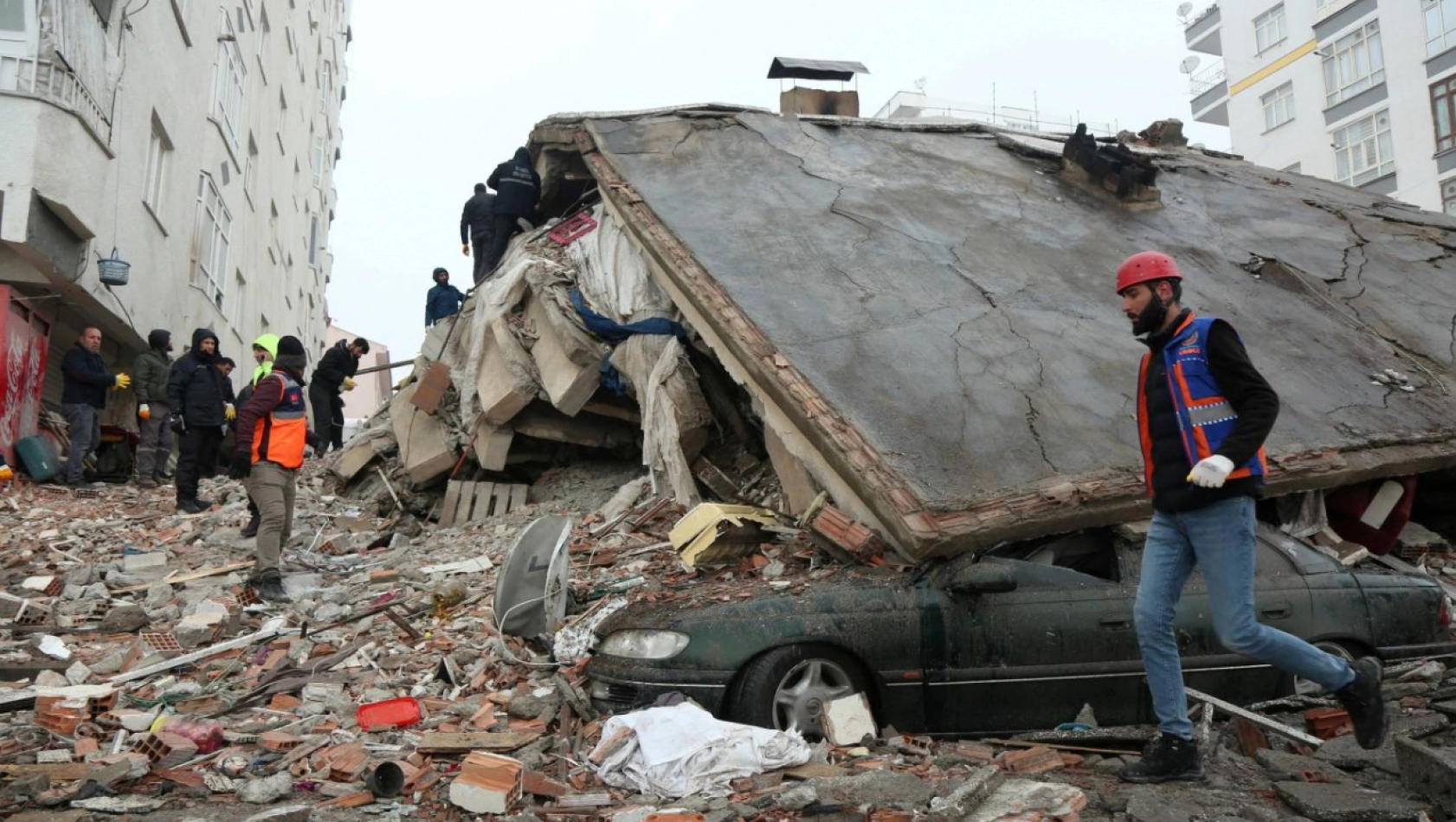 AB, Türkiye'ye deprem için 400 milyon Euro yardım edecek