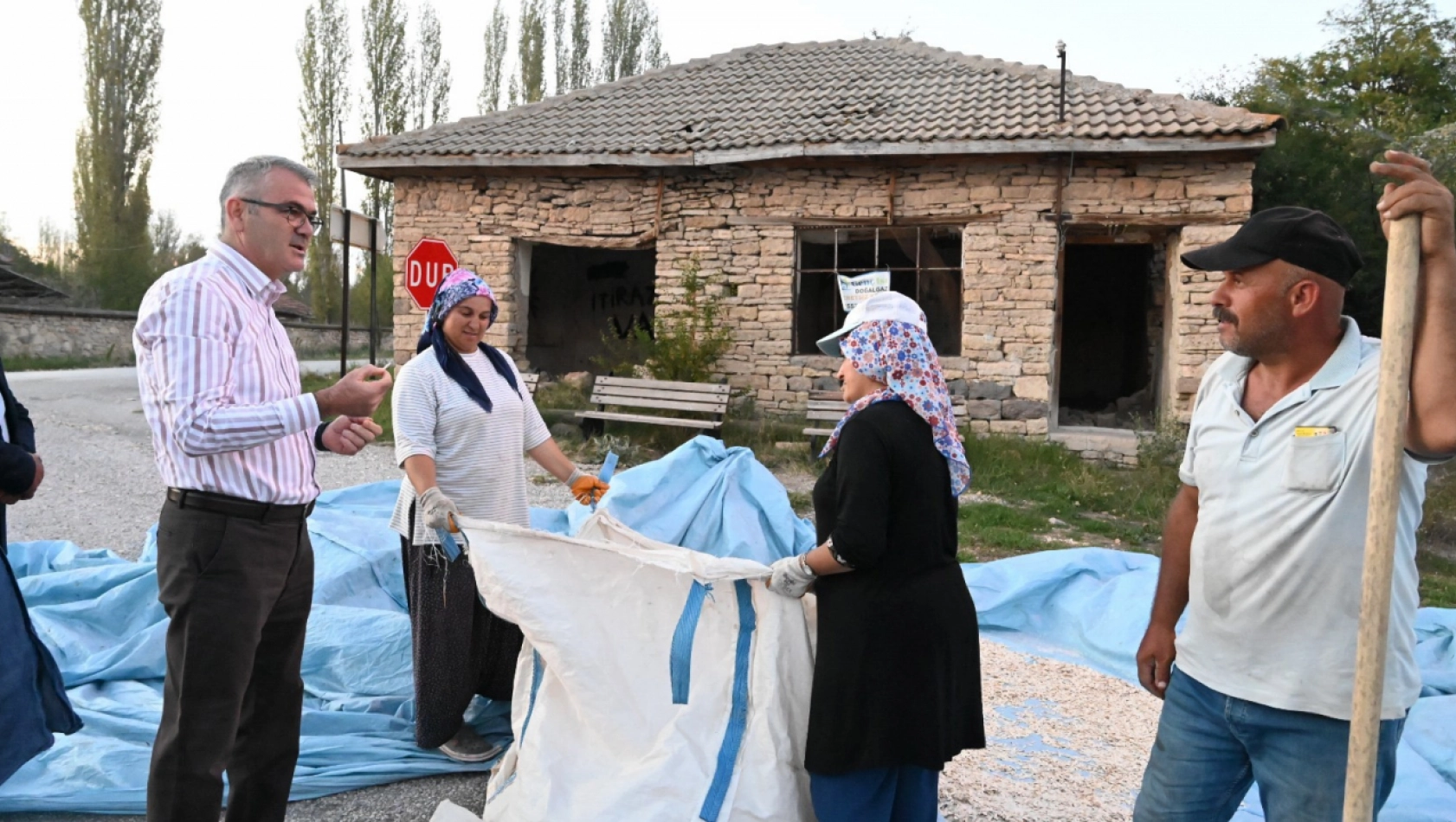 Başkan Ustaoğlu, Irmaklı Mahallesi'nde incelemelerde bulundu