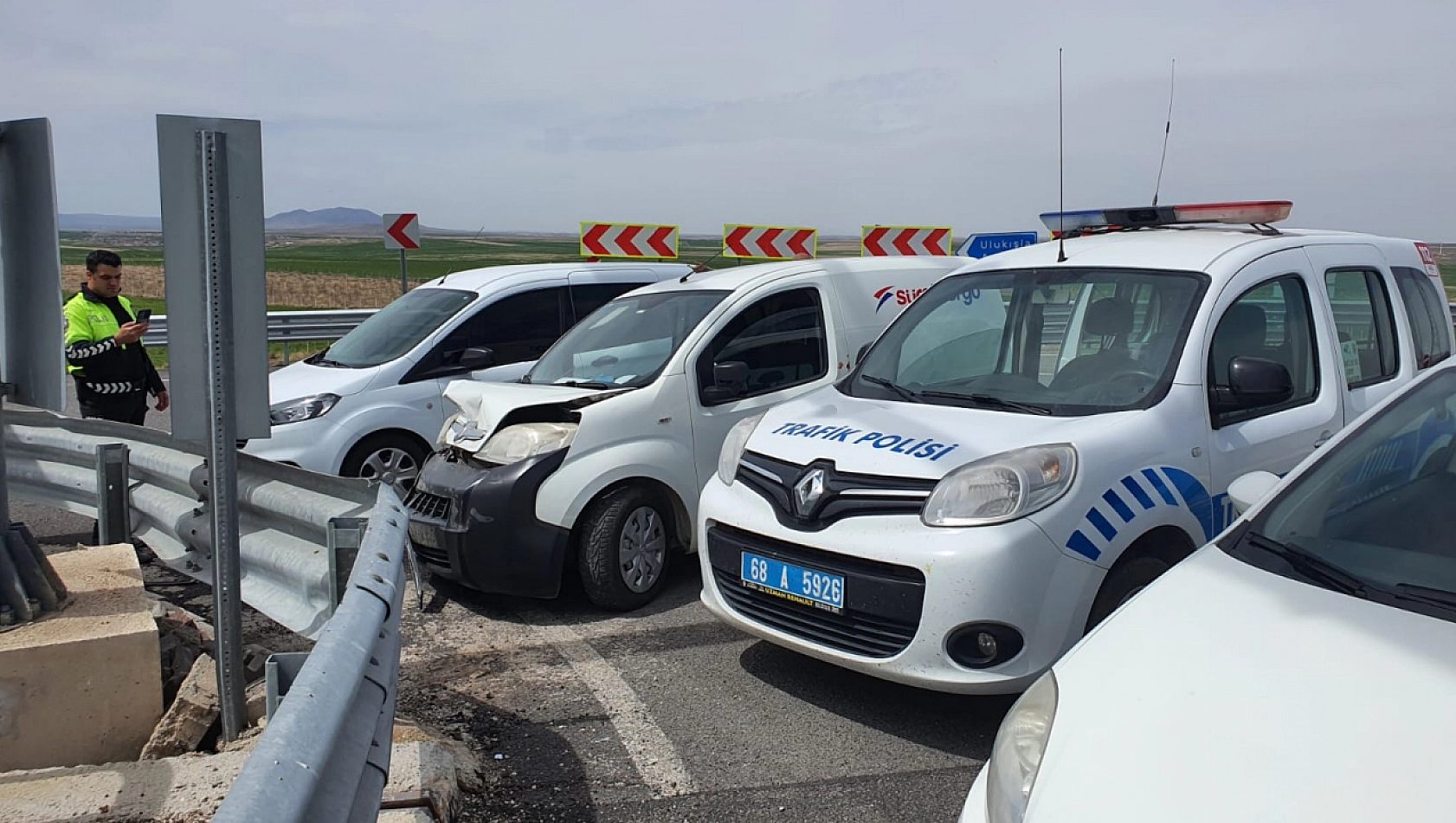 Kargo aracı çalan şahıs 55 km sonra kaza yapınca yakalandı