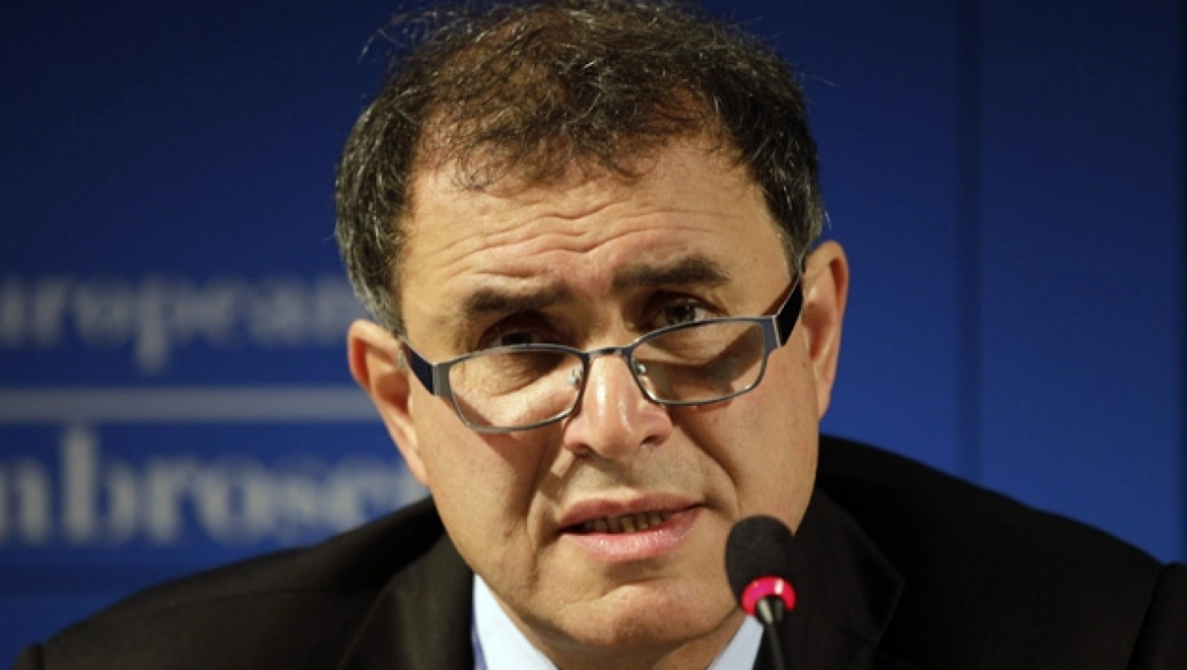 Roubini'den merkez bankalarına faiz uyarısı