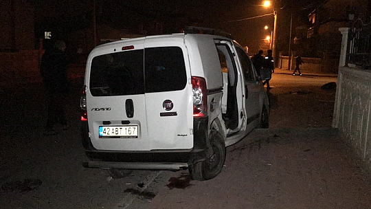 Konya'da polisten kaçarken araçlara çarptı kaçmaya devam etti