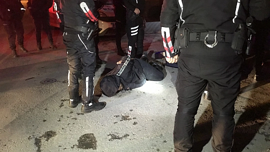 Polisten kaçtı, Abi ehliyetim yok dedi