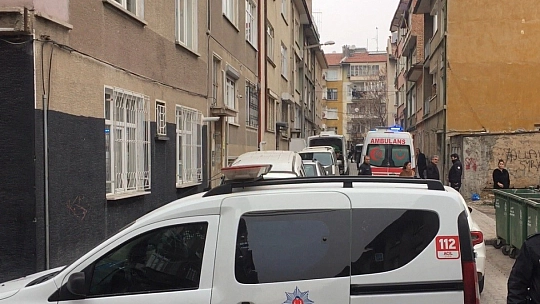 Babaları tarafından öldüren kız kardeşler toprağa verildi