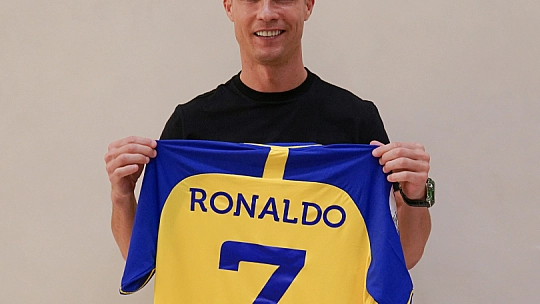 Ronaldo resmen Al Nassr'da