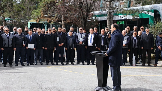 Başkan Altay Deprem Bölgesinde Görev Yapan Personellere Teşekkür Etti