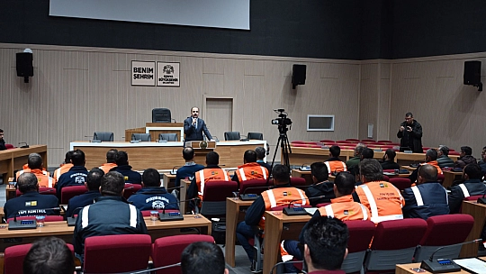 Başkan Altay Deprem Bölgesinde Görev Yapan Personellere Teşekkür Etti
