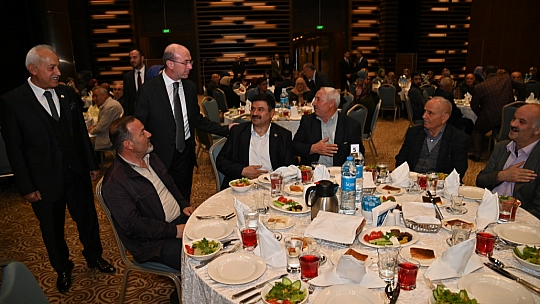 Selçuklu'da muhtarlar, iftar programında bir araya geldi