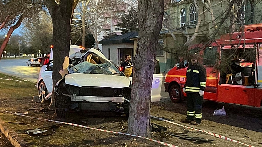 KONYA'da kaza: Anne hayatını kaybetti, baba ve çocukları yaralandı