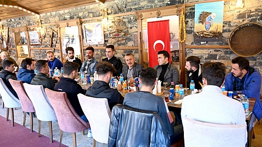 Seydişehir Belediye Başkanı Tutal, Mehmetçiklerle buluştu