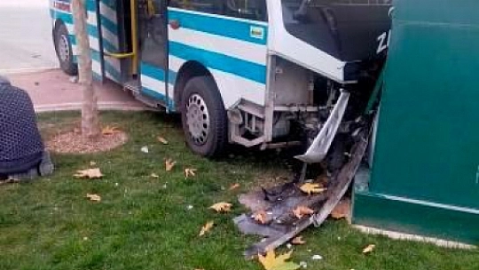 Son dakika Konya'da yolcu minibüsü ile otomobil çarpıştı! Yaralılar var!
