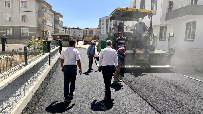 Ereğli Belediyesi sıcak asfaltta yoğun mesaiye devam ediyor