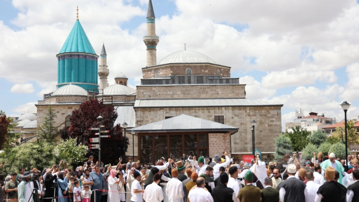 Konya Büyükşehir ve İRFA, Aşure Geleneğini 'Huzur-ı Pir'de Aşure' Programıyla Yaşatıyor