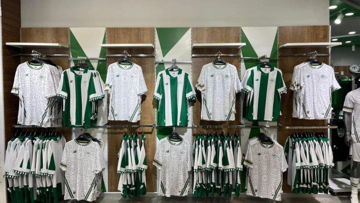 Konyaspor'un Yeni Sezon Formaları Konya Store'da Satışa Çıktı