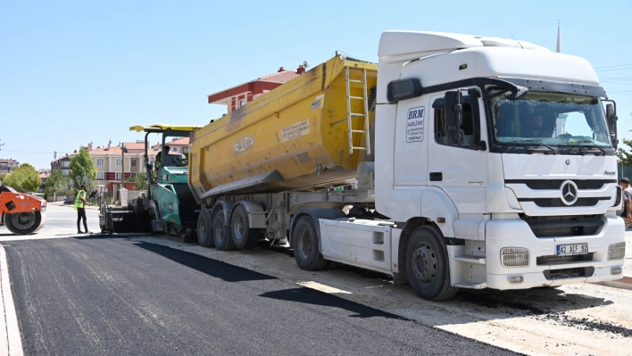 Selçuklu Belediyesi asfalt çalışmalarını sürdürüyor