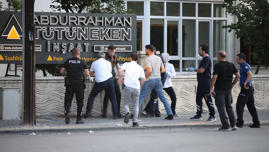 Konya'da Sevgilisinden Ayrılan Genç Önce Ateş Açtı, Sonra Kendine Zarar Verdi