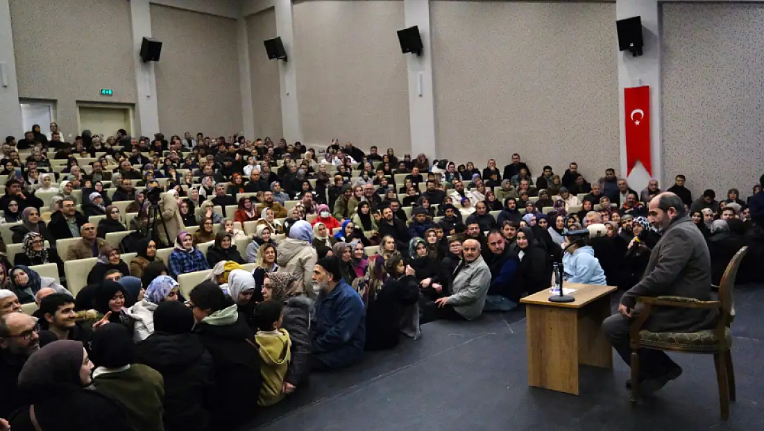 YAZAR ÖMER DEMİRBAĞ SEYDİŞEHİR’DE DİNLEYİCİLERİ İLE BULUŞTU