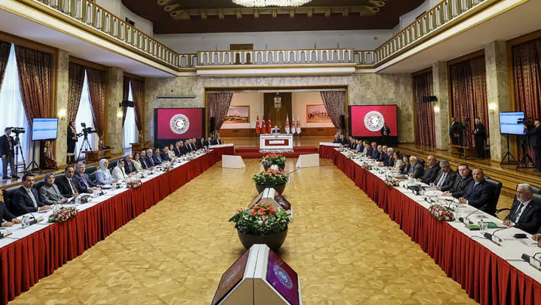 TBMM'de Tarihi Terörsüz Türkiye Zirvesi: Partiler İlk Toplantıda Mesajlarını Verdi