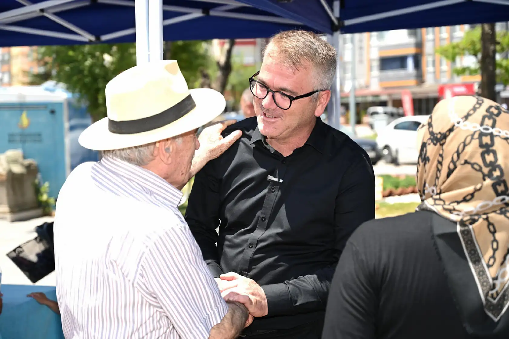Seydişehir'de Aşure Kazanları Kaynadı: Başkan Kepçenin Başına Geçti