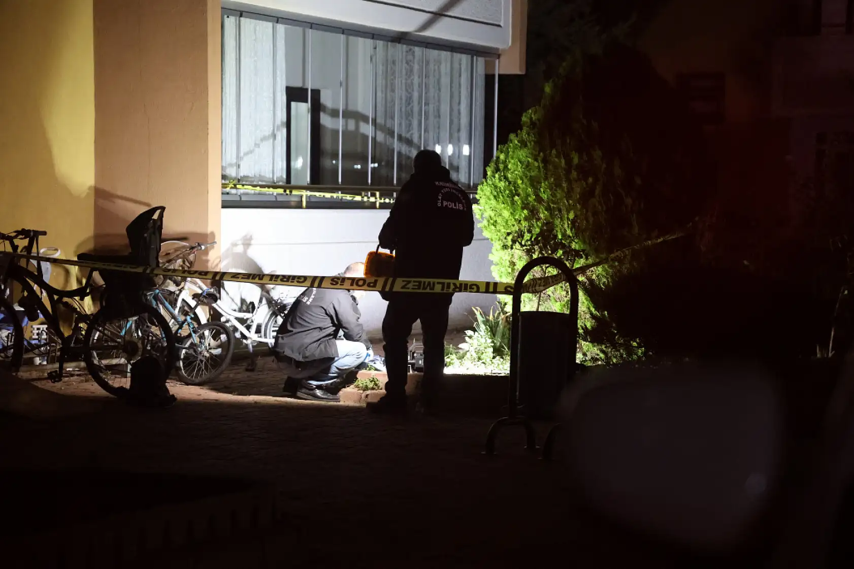 Öğretmen karısını öldüren zanlı bıçak araştırması yapıp, 'Aklın varsa Konya'yı terk' diye tehdit etmiş