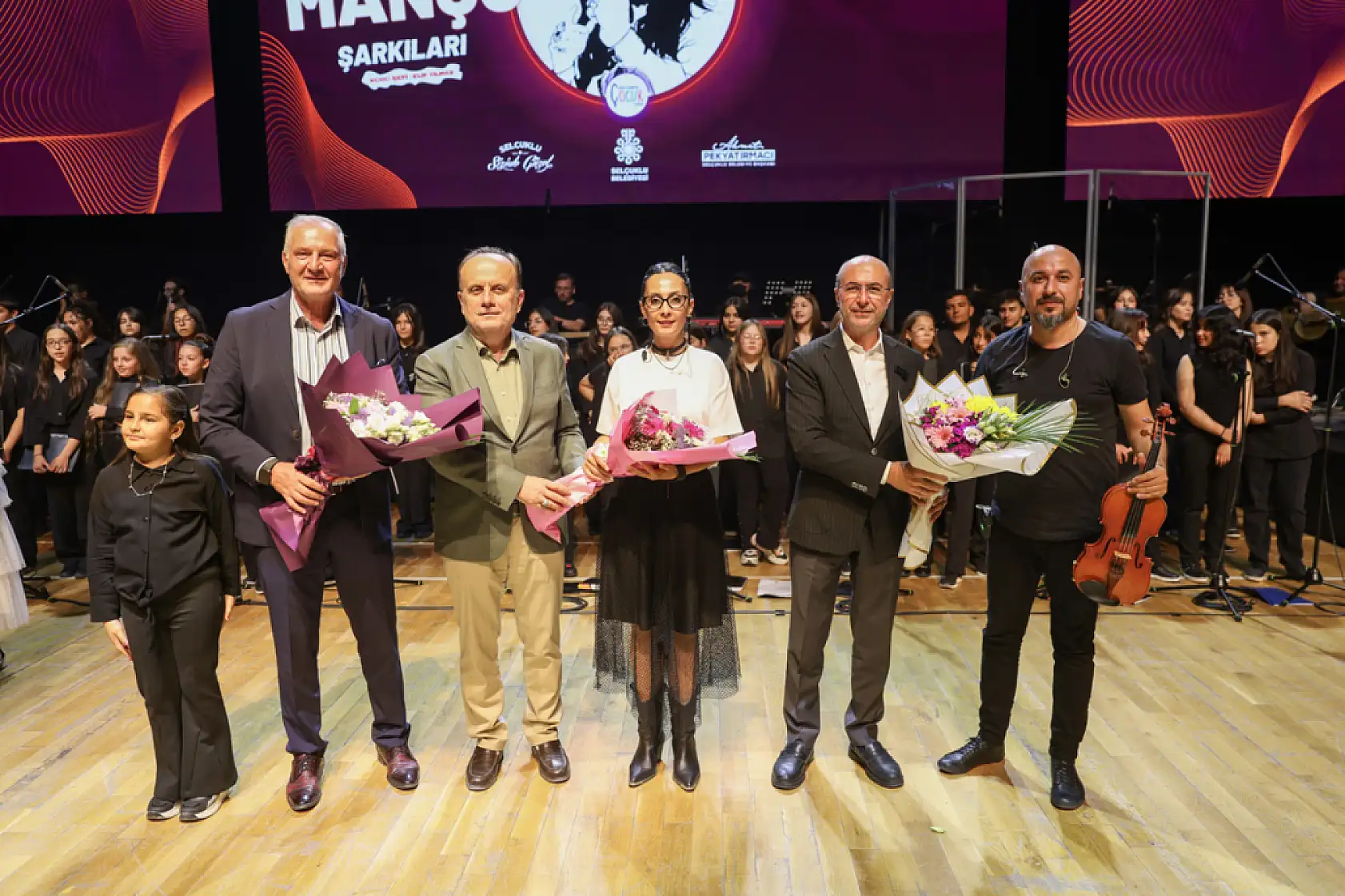 Minik Sanatçılardan Barış Manço'ya Vefa: Konya'da Unutulmaz Gece