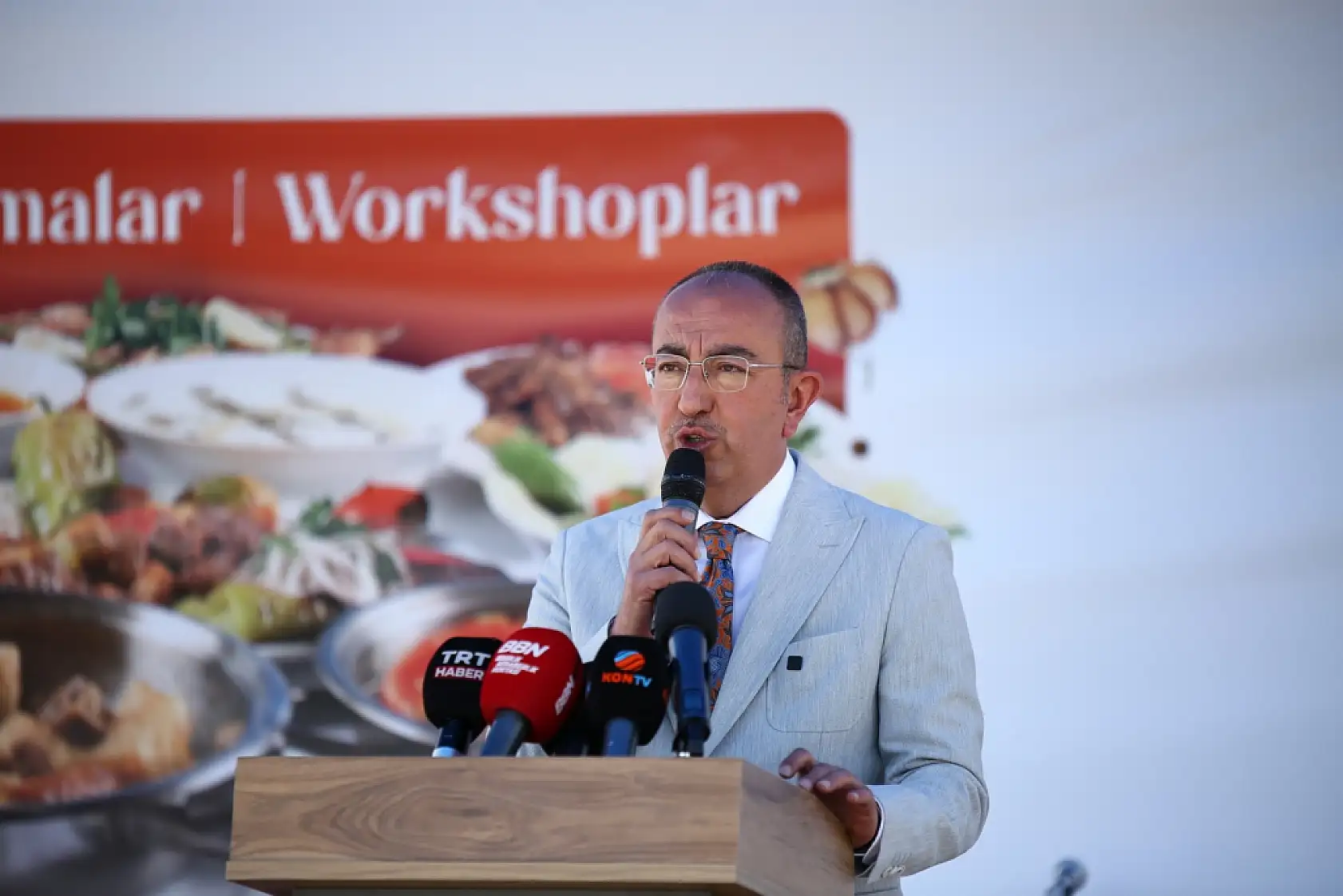 Konya'da Türk Mutfağı Rüzgarı: Geleneksel Tatlar Meram'da Tanıtıldı