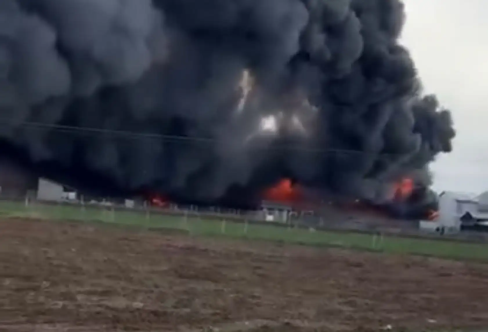 Konya'da tavuk çiftliğinde yangın! Ekipler seferber oldu