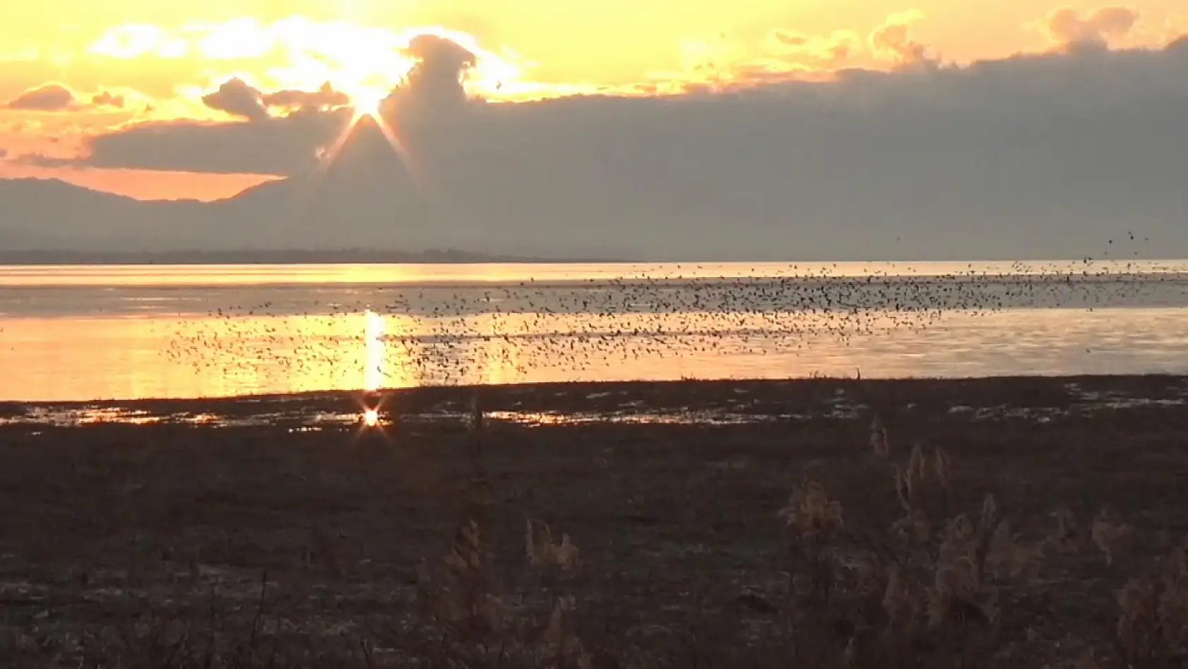 Beyşehir Gölü'nde gün batımı
