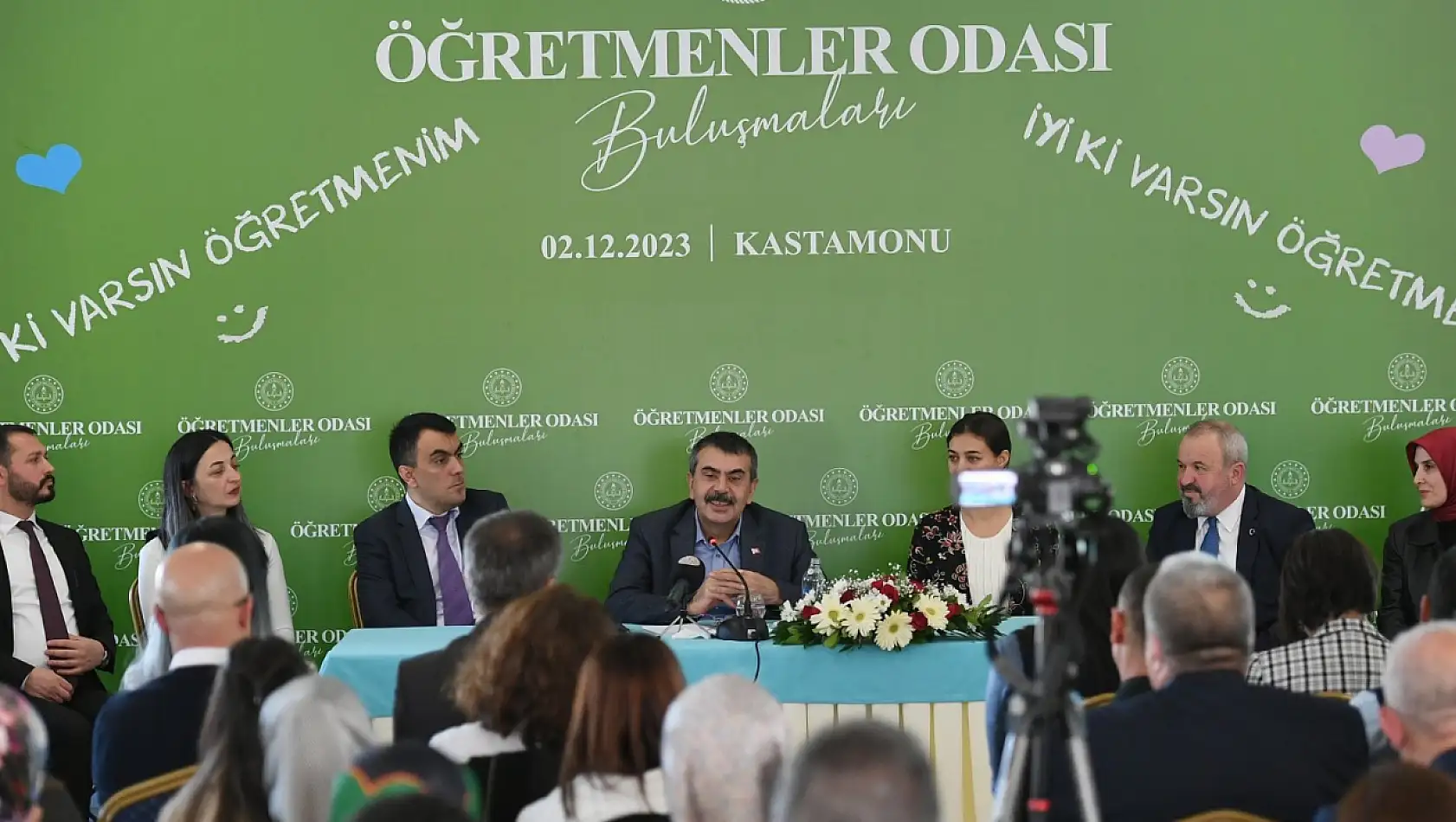 Bakan Tekin Öğretmenlerle Buluştu: Özlük Haklarınızı Unutmadık