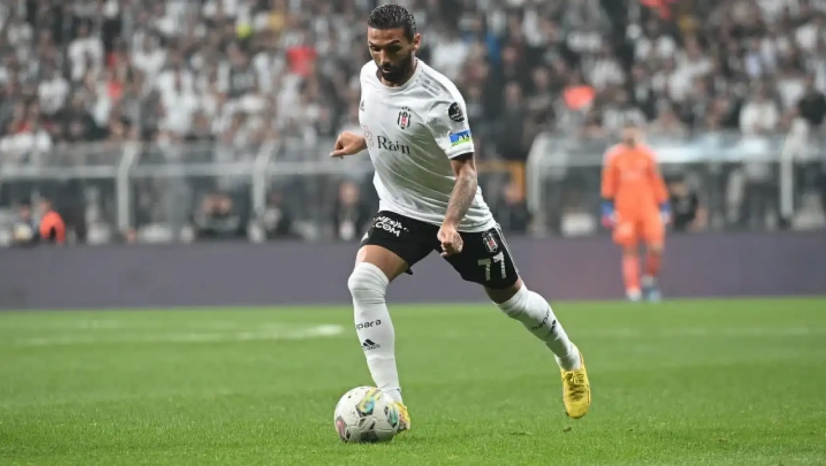 Beşiktaş'ın gözden çıkardığı o futbolcuyu Samsunspor istiyor. İşte detaylar…