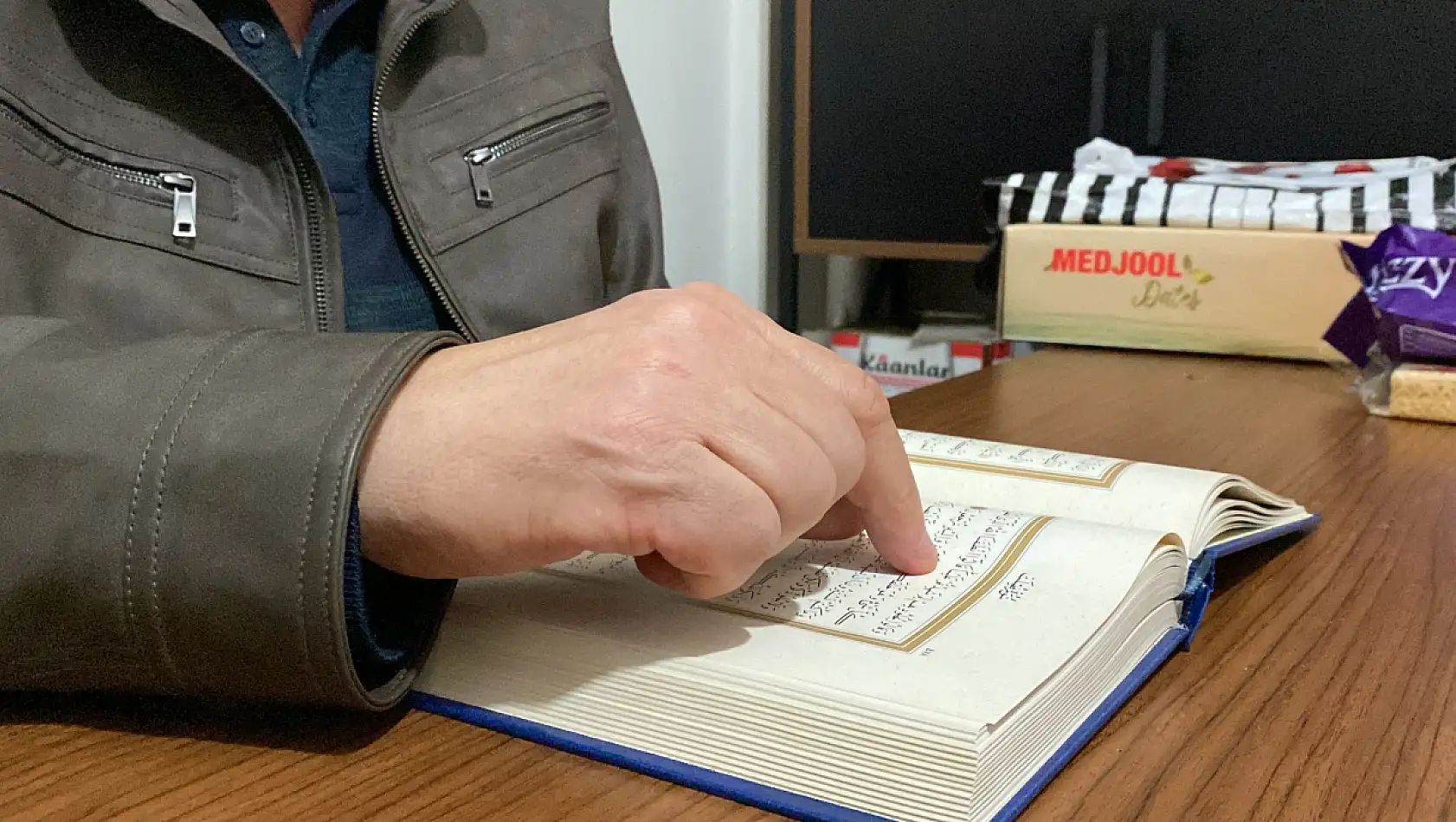 Konya'da yaşayan görme engelli hafızın azmi takdir topluyor