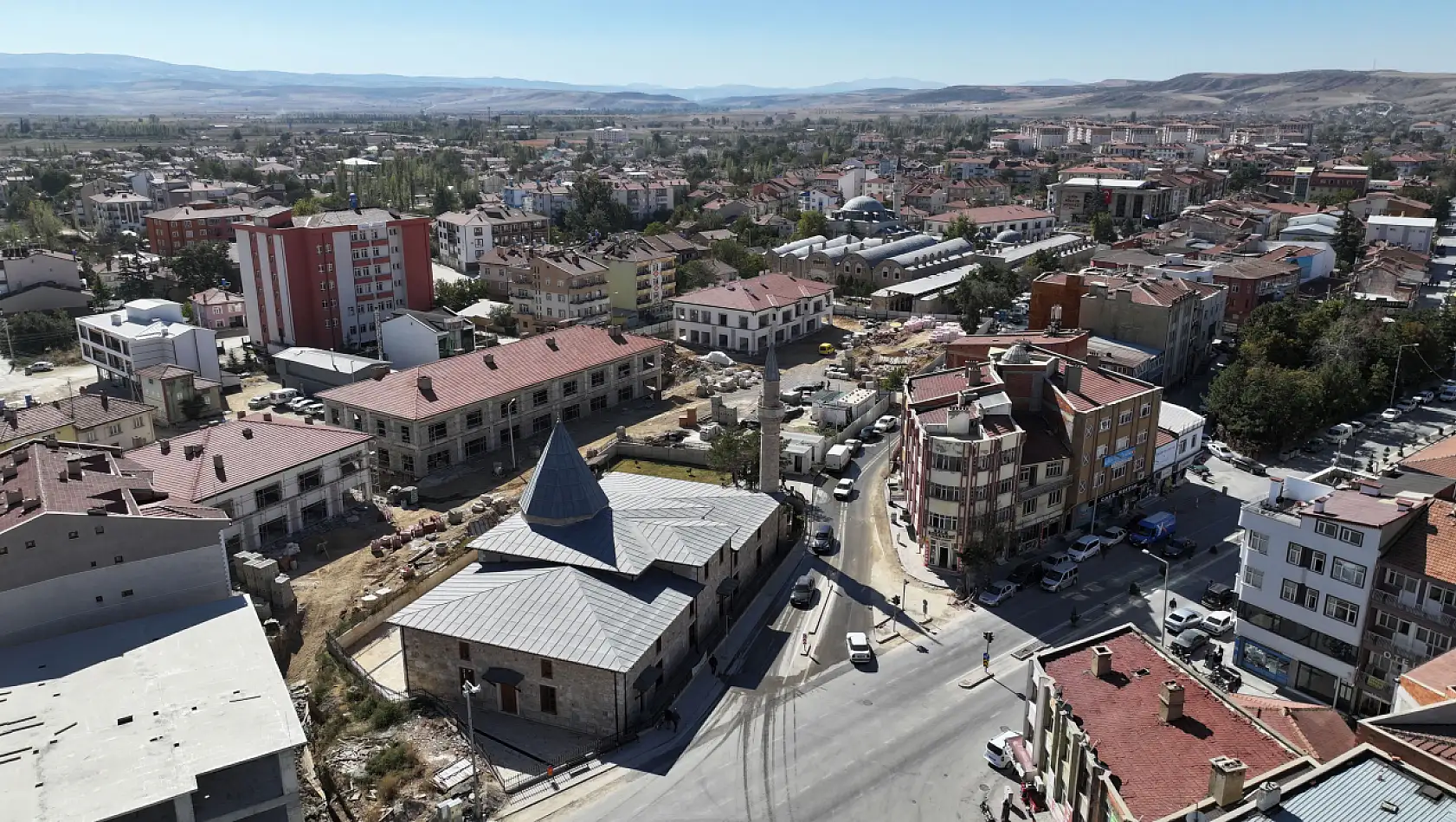 Ilgın'daki Osmanlı Kent Meydanı Dönüşümü Projesi Hız Kesmeden Devam Ediyor.