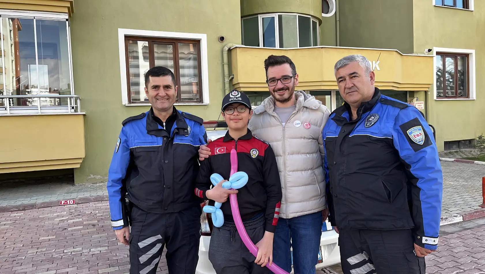 Konya Gönüllüleri Down Sendromlu Seyid Ali'nin Polis Olma Hayalini Gerçekleştirdi