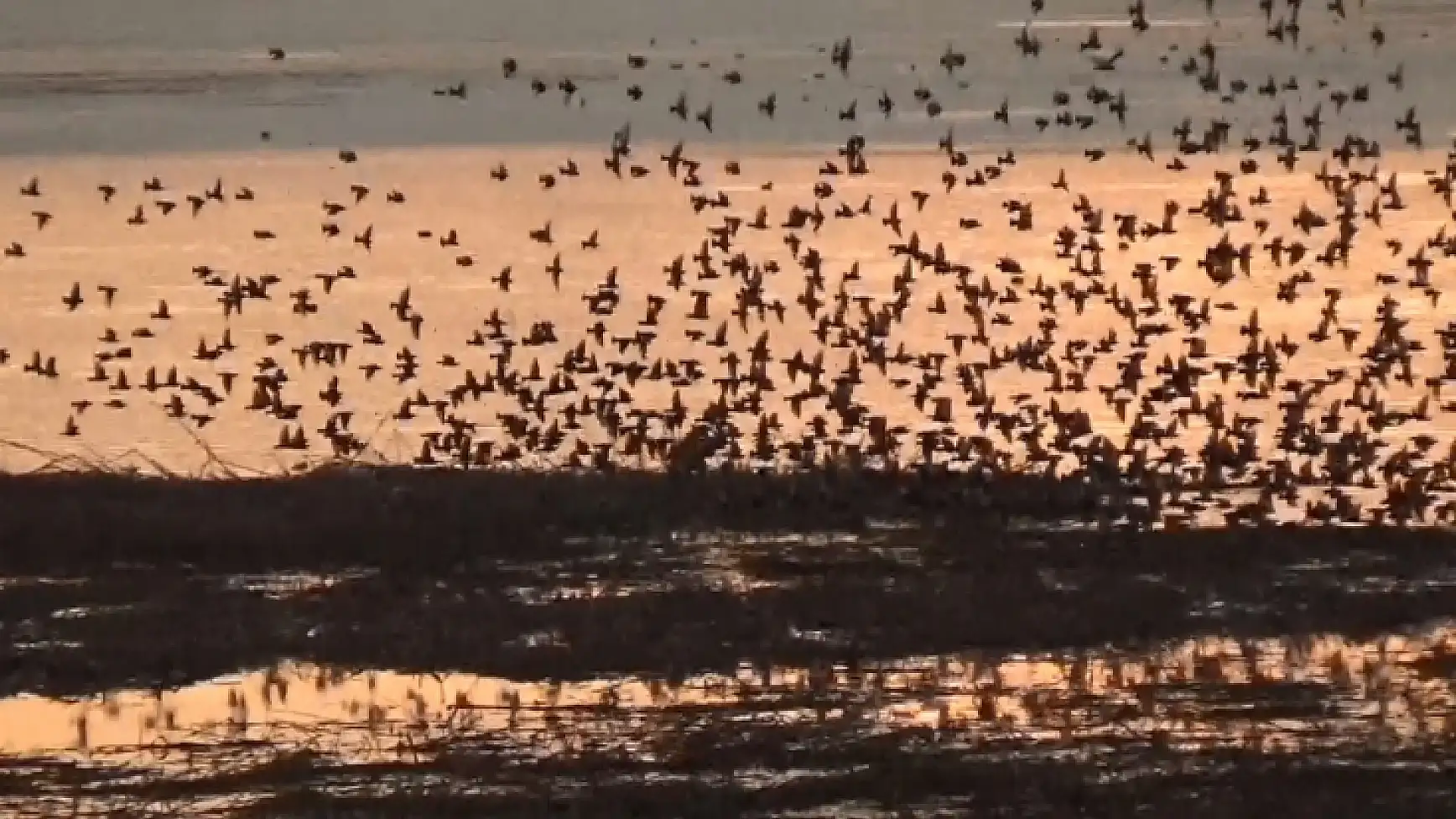 Beyşehir Gölü’nde gün batımı