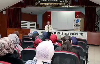 Karataylı öğrenciler kariyer günlerinde geleceklerini keşfediyor