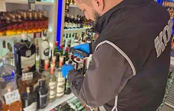 KONYA EMNİYETİNDEN YILBAŞI ÖNCESİ 'KAÇAK-SAHTE ALKOLLÜ İÇKİ' DENETİMİ