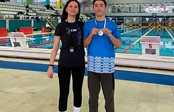 Otizmli Yüzücü Alper Akgül'den 5 Madalya