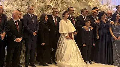 Ankara ve Konya Protokolü Bu Düğünde Buluştu: Burak ve Çağla Dünya Evine Girdi!