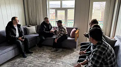 Başkan Ustaoğlu'ndan evi yanan aileye ziyaret