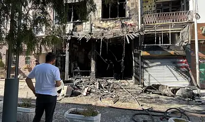 Kafede çıkan yangında bina kullanılmaz hale geldi