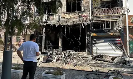 Kafede çıkan yangında bina kullanılmaz hale geldi