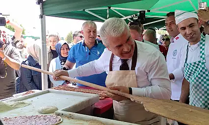 Konya'da Türk Mutfağı Rüzgarı: Geleneksel Tatlar Meram'da Tanıtıldı