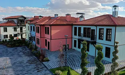 Meram Belediyesi'nin Vizyon Projesi Sırçalı Hotel, Sürdürülebilir Turizm Sertifikası Aldı