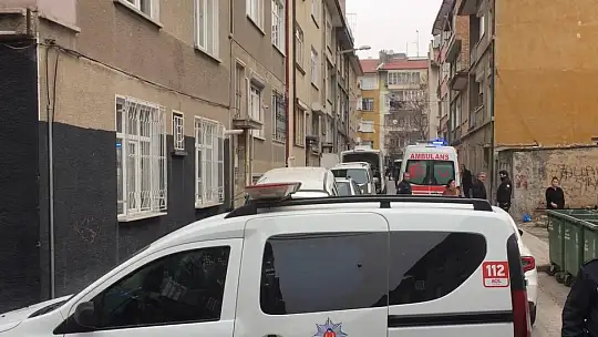 Babaları tarafından öldüren kız kardeşler toprağa verildi