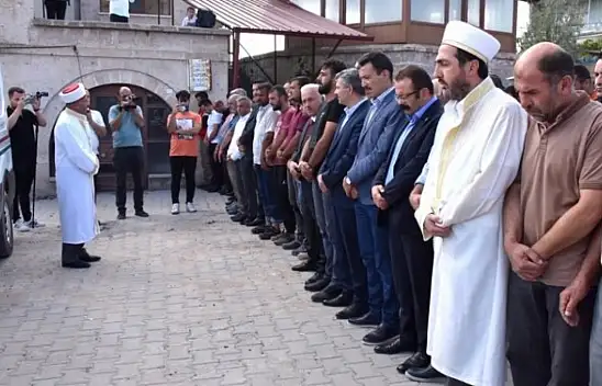 Aksaray'daki selde hayatını kaybeden Asel bebek toprağa verildi