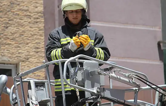 Beyşehir'de itfaiyeden güvercin kurtarma operasyonu